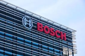 Robert Bosch GmbH(BOSCH) exterior, logo, signboard